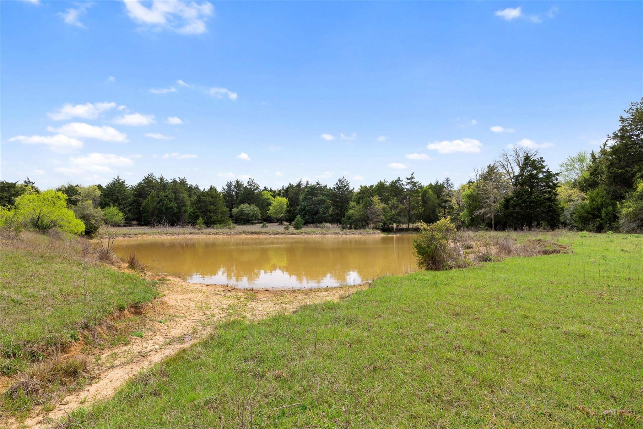 000 County Road 332, Paige, TX 78659