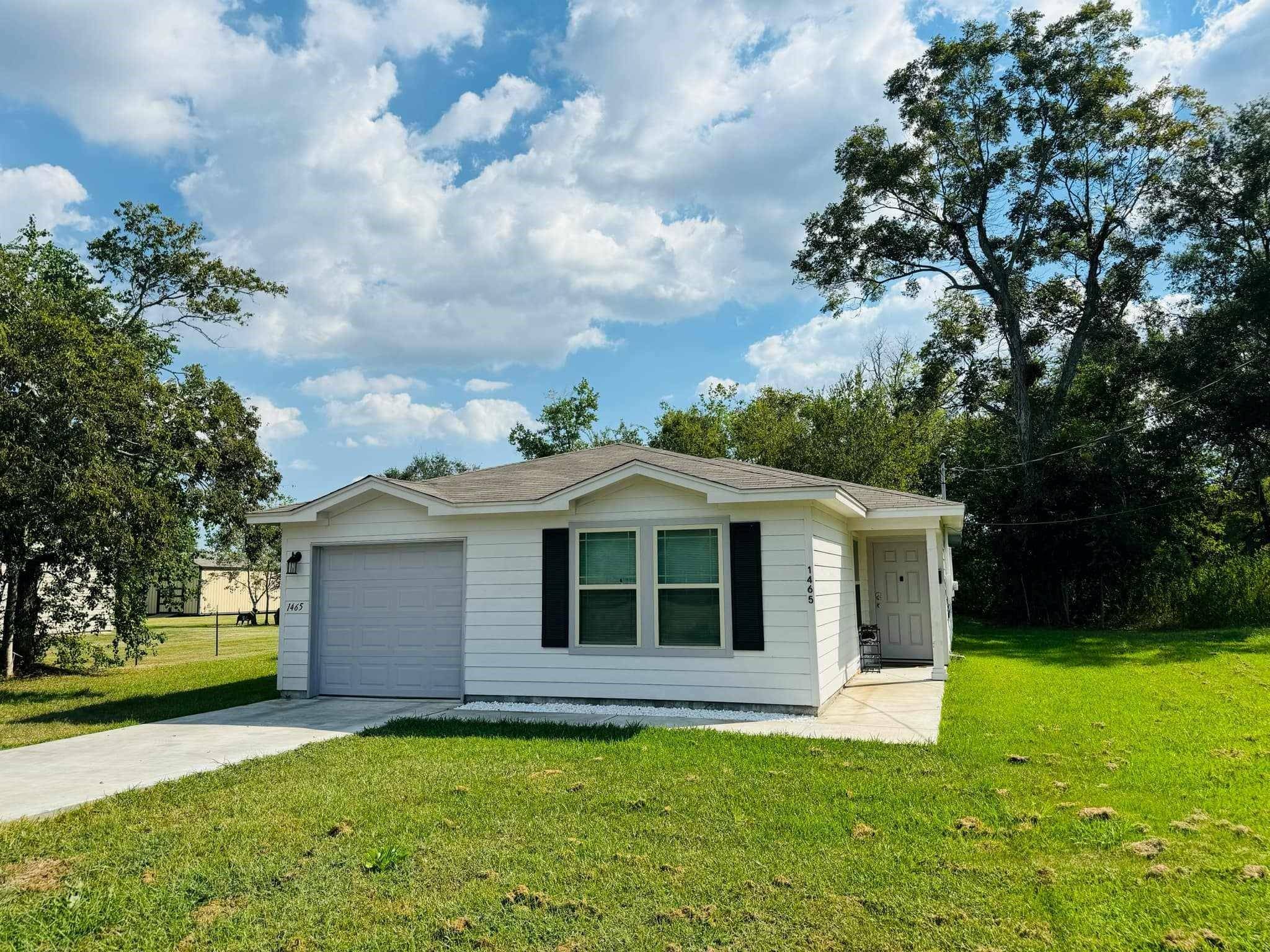 1465 W Highland DR, Beaumont, TX 77705