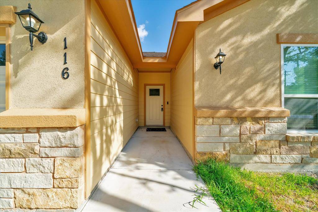 116 Waikakaaua DR, Bastrop, TX 78602