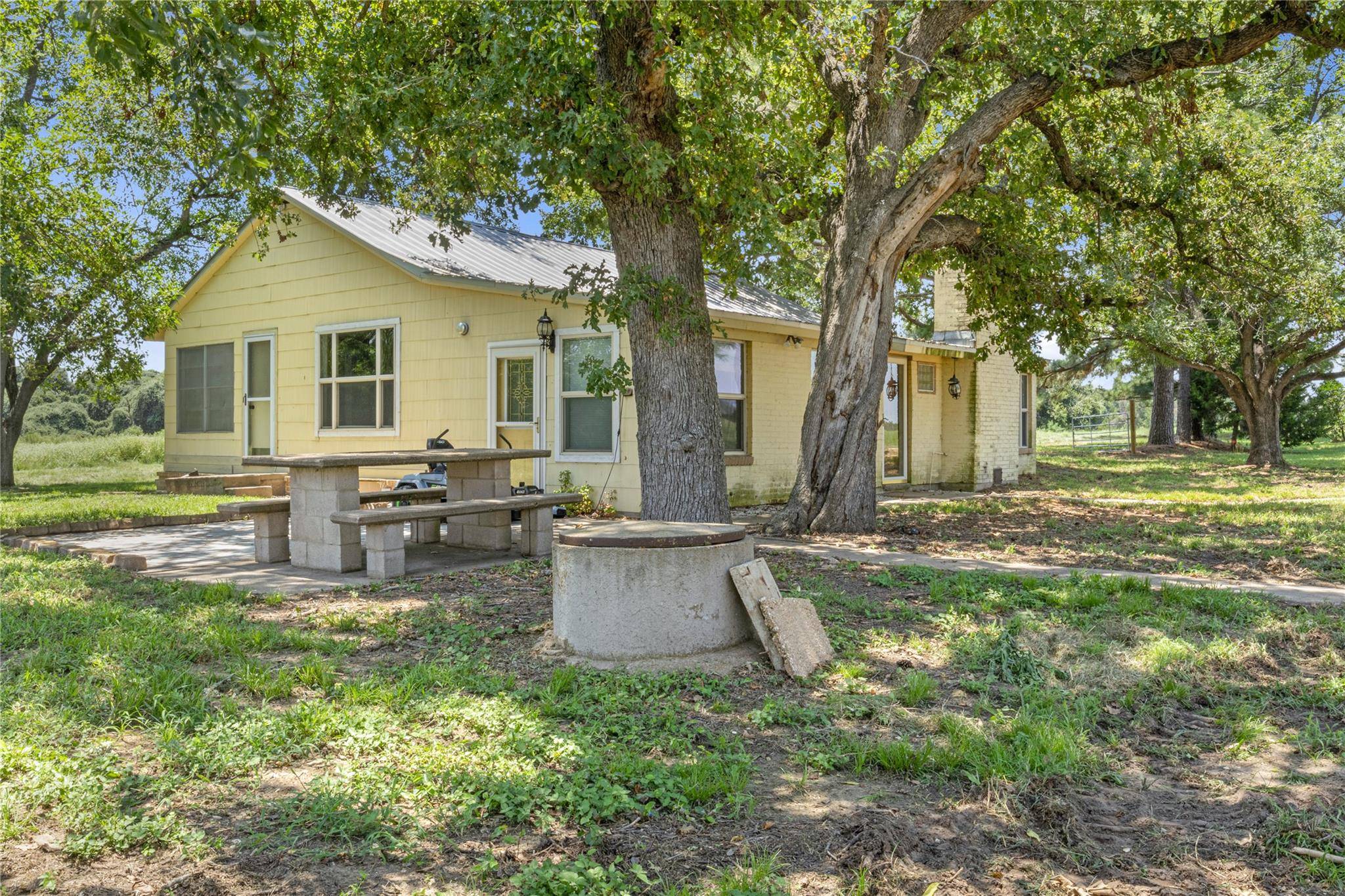 451 Pleasant Grove RD, Elgin, TX 78621