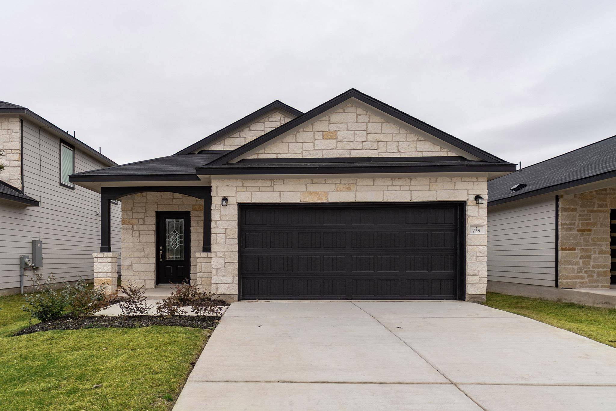 729 Barbary Coast LN, Jarrell, TX 76537