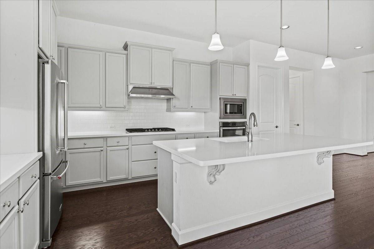 609 Dancing Oak LN, San Marcos, TX 78666