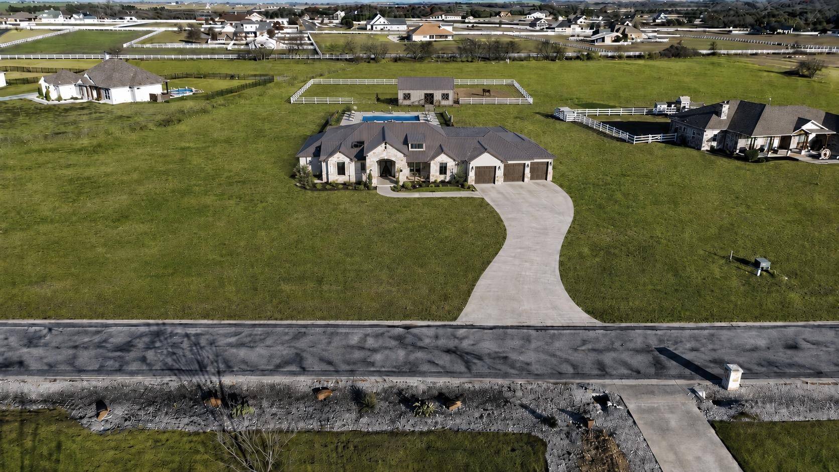 100 Twin Creekview LN, Georgetown, TX 78626