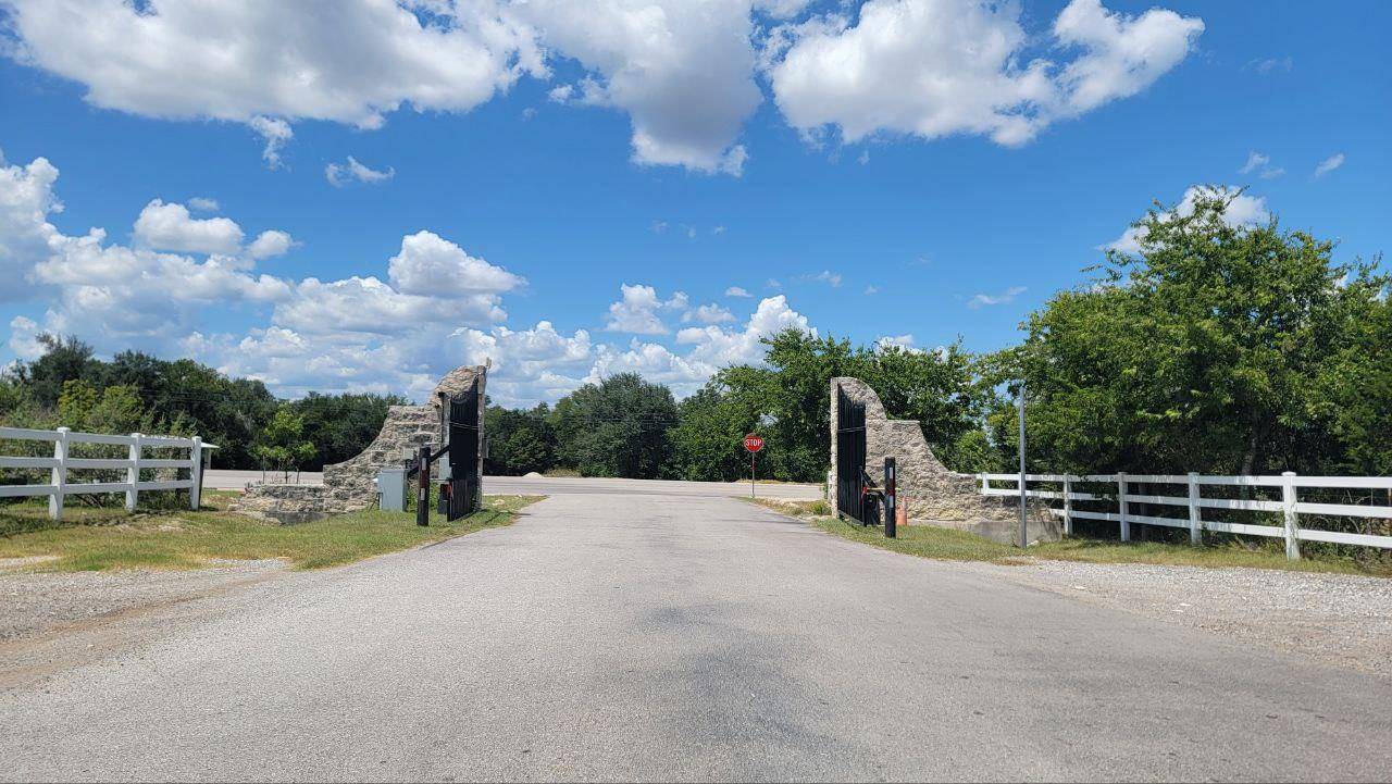 100 Twin Creekview LN, Georgetown, TX 78626