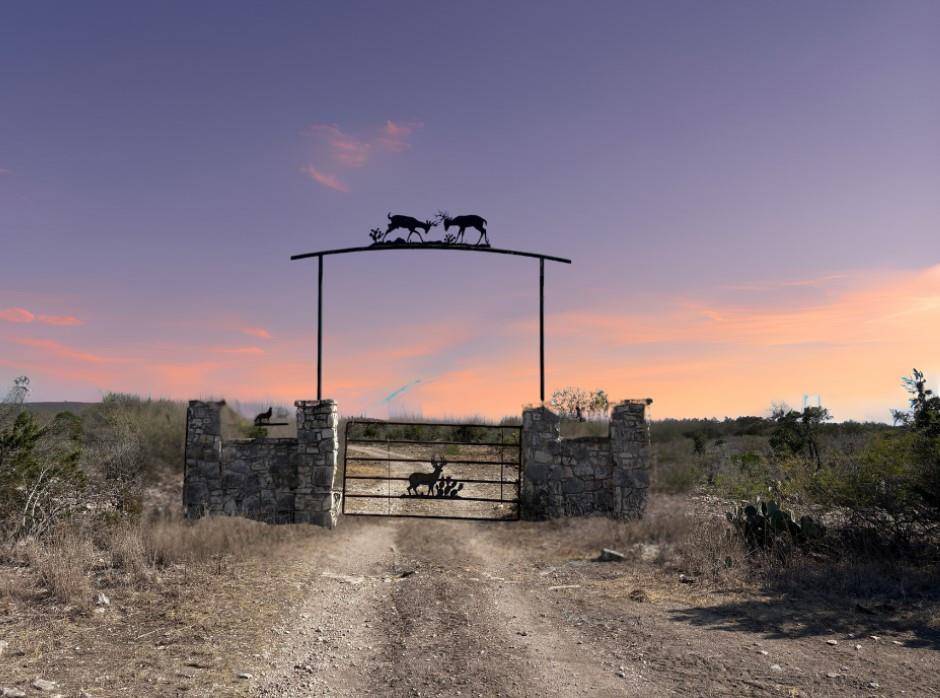 191 Leona Ranch RD, Brackettville, TX 78832