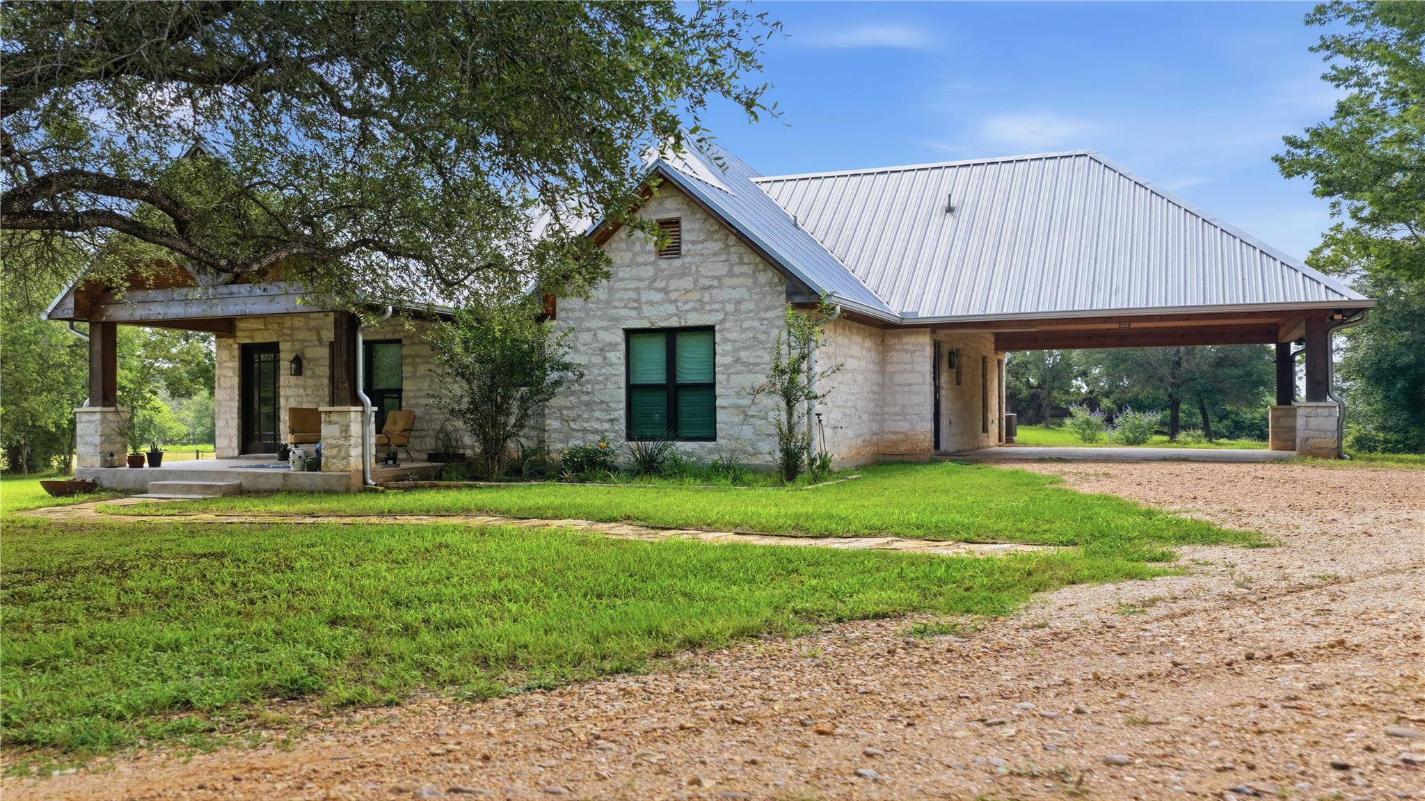 2656 River Bend RD, Smithville, TX 78957