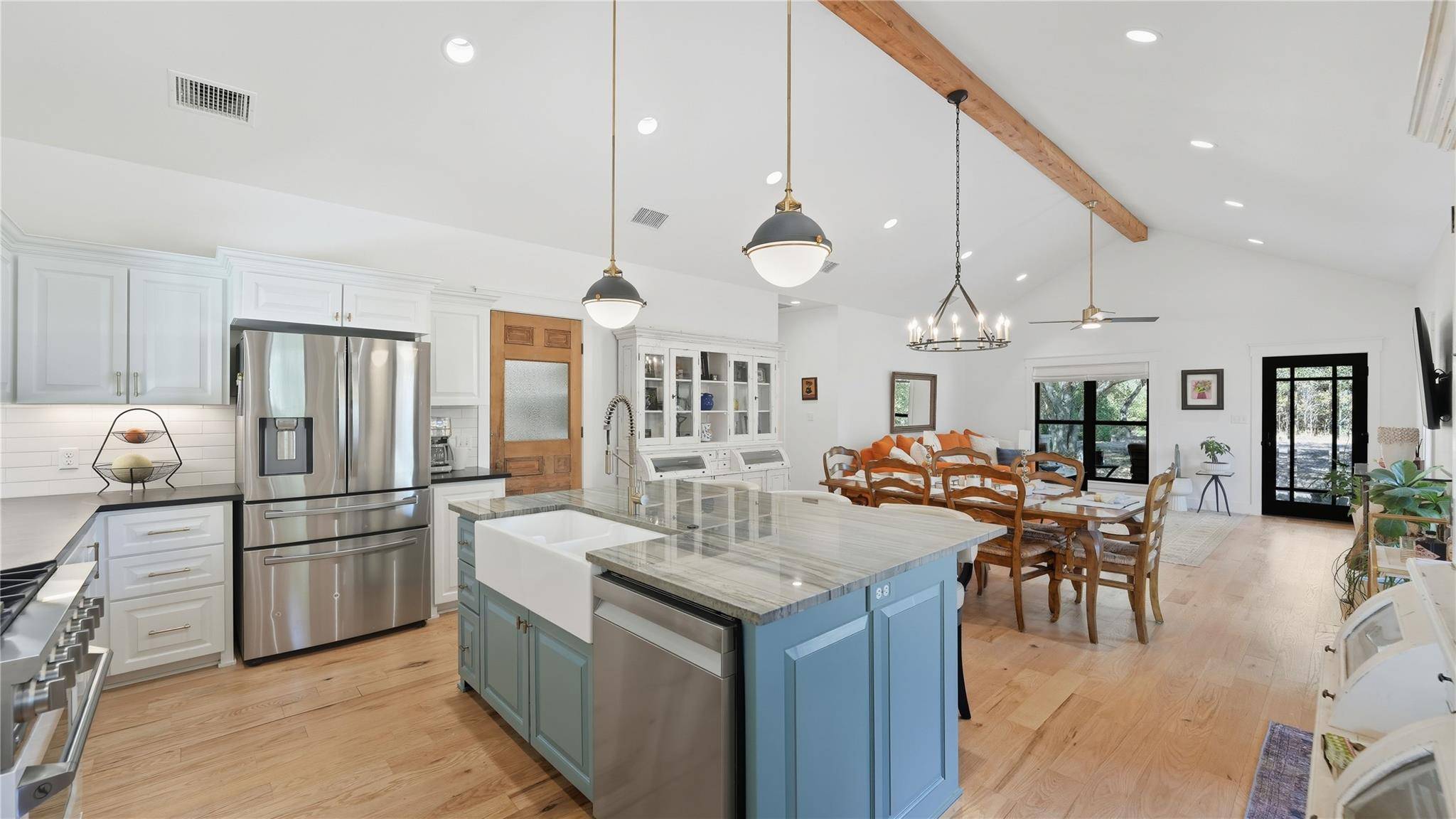 2656 River Bend RD, Smithville, TX 78957