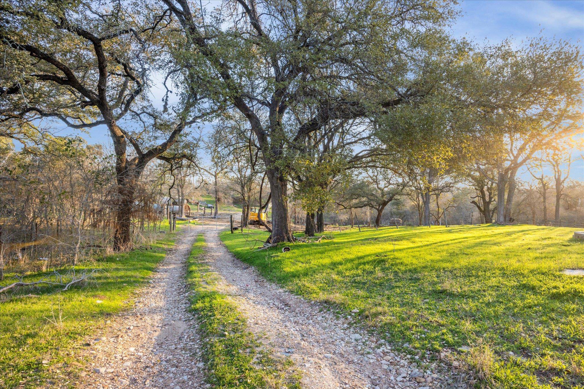 4975 E Highway 71 HWY E, Del Valle, TX 78617