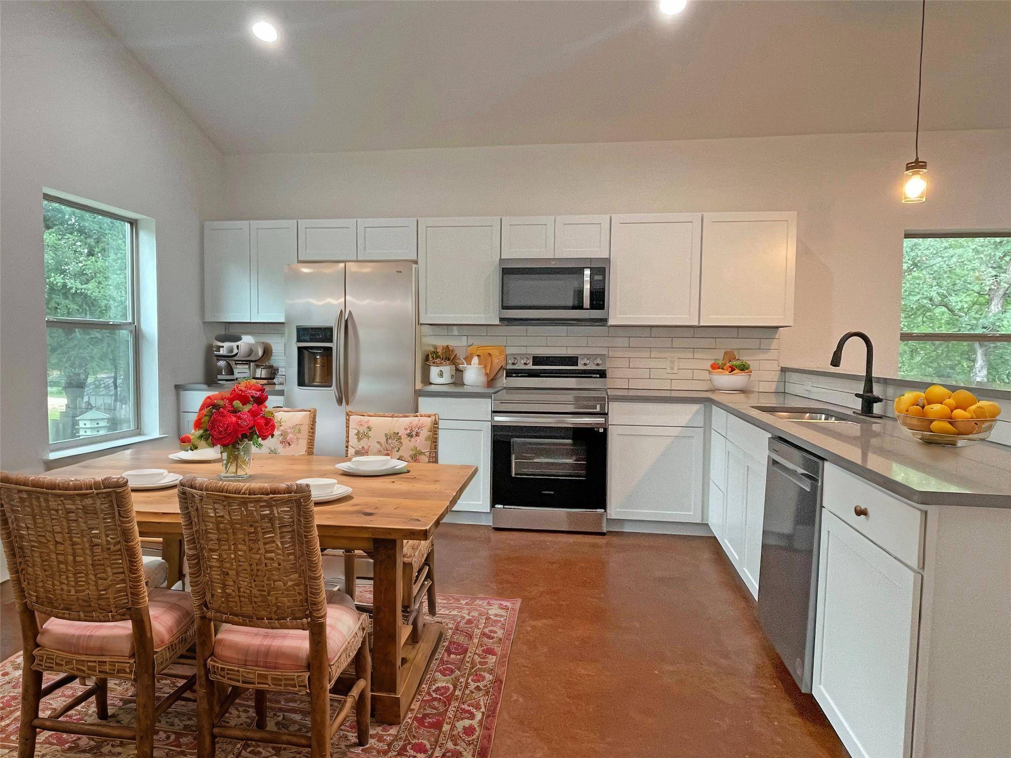 829 Pine LN, Cottonwood Shores, TX 78657