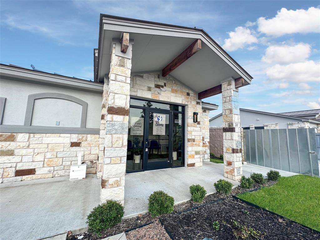 2200 N A W Grimes BLVD #210, Round Rock, TX 78665