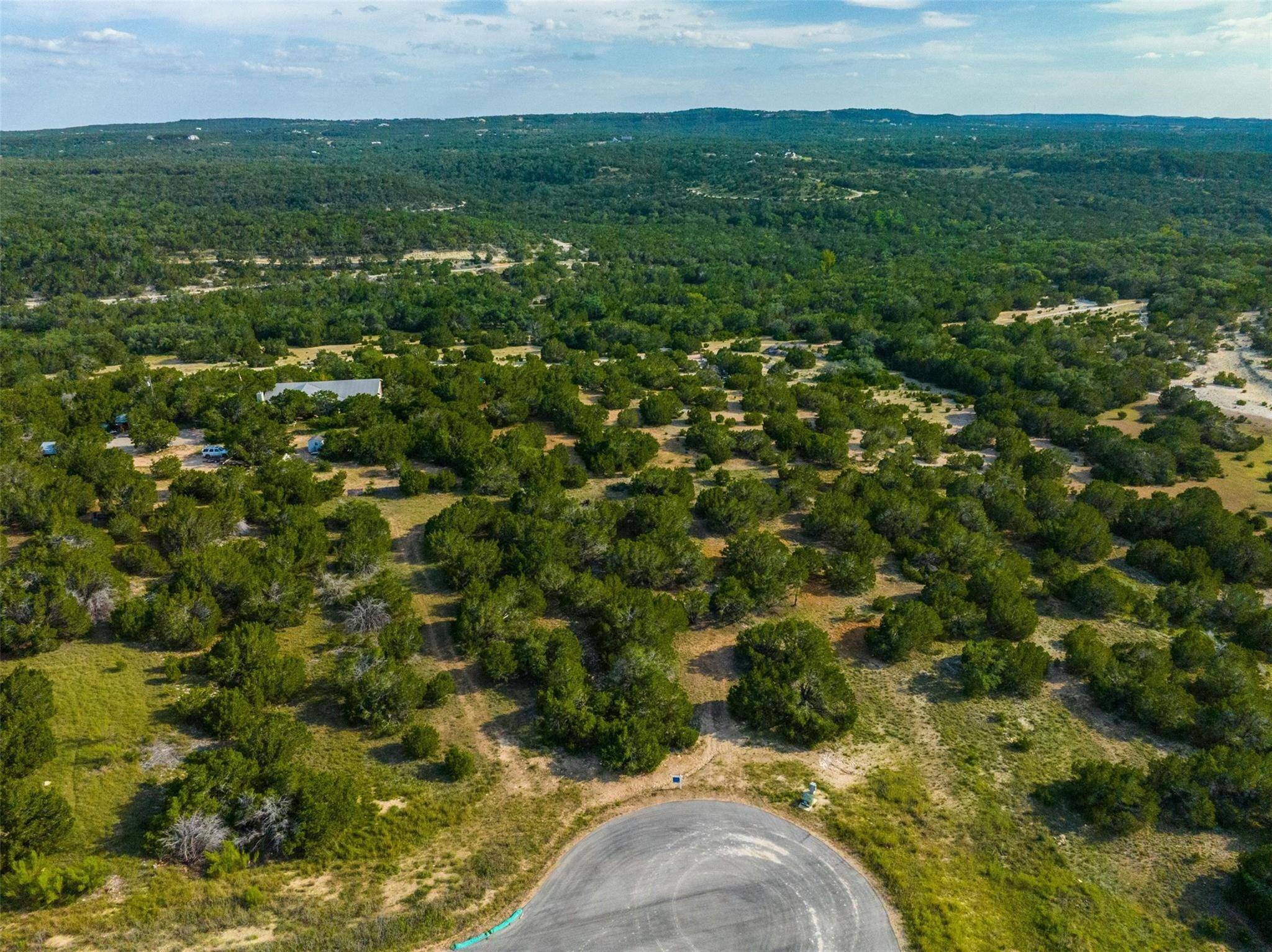559 Vail River RD, Dripping Springs, TX 78620