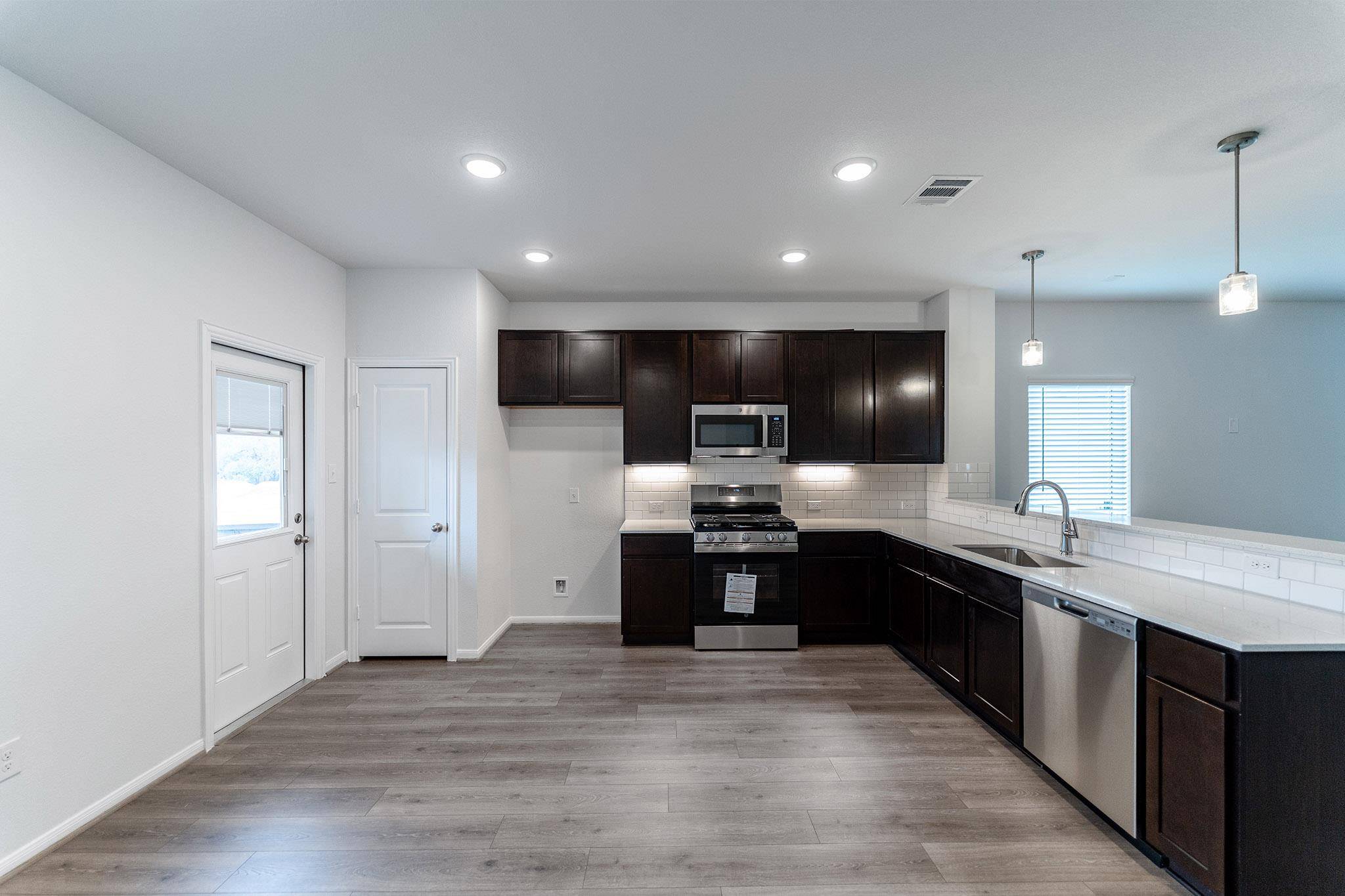 531 Yellowstone DR, Kyle, TX 78640