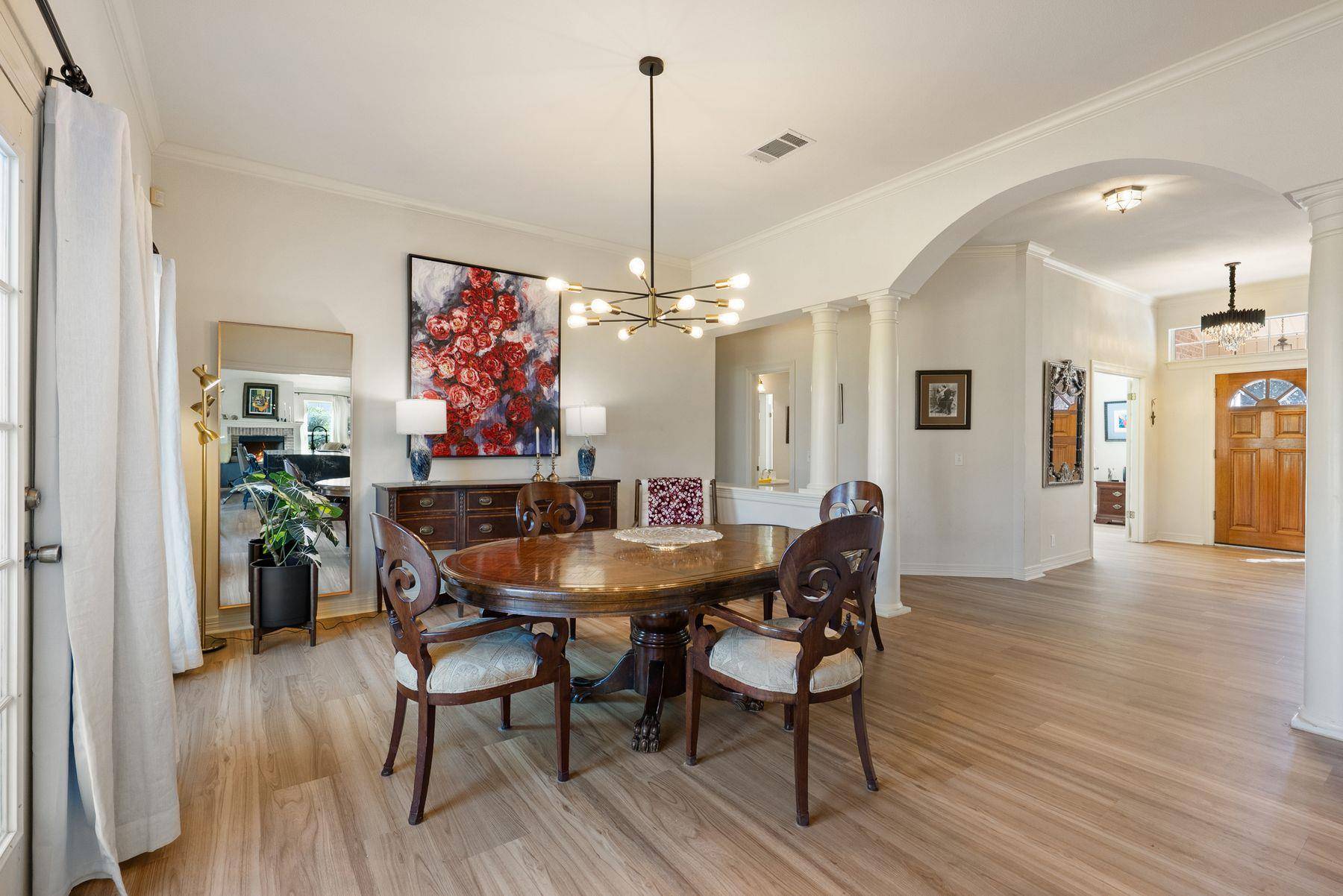 123 Clubhouse DR, Lakeway, TX 78734