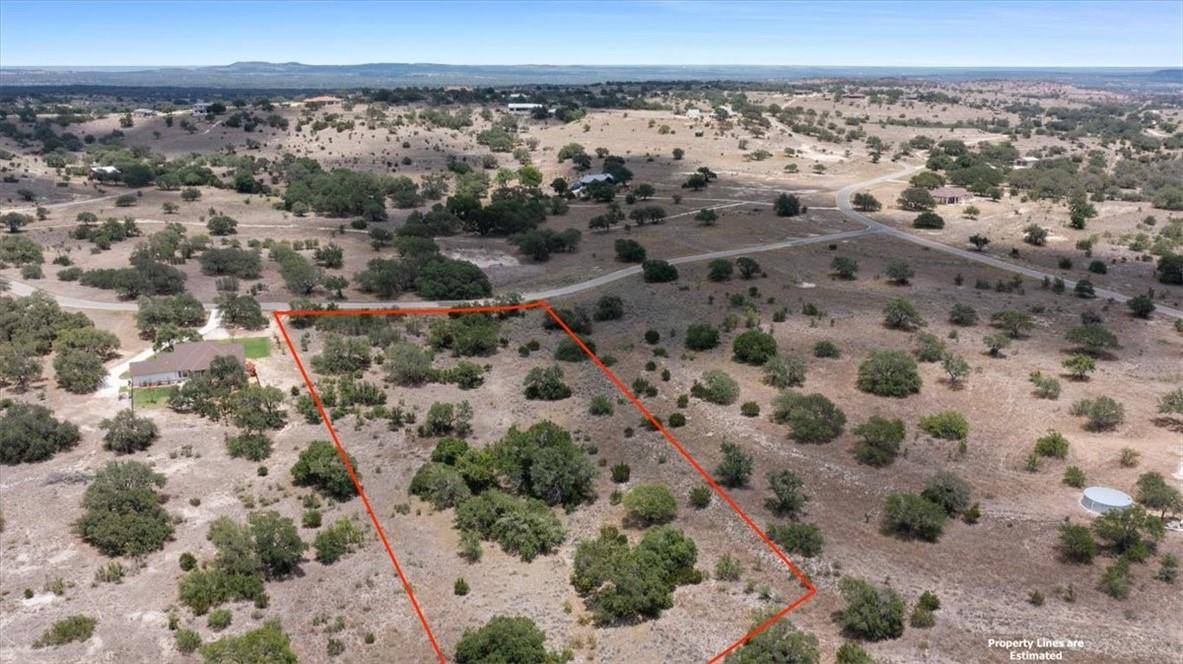 16 Summit Spring LN, Johnson City, TX 78636
