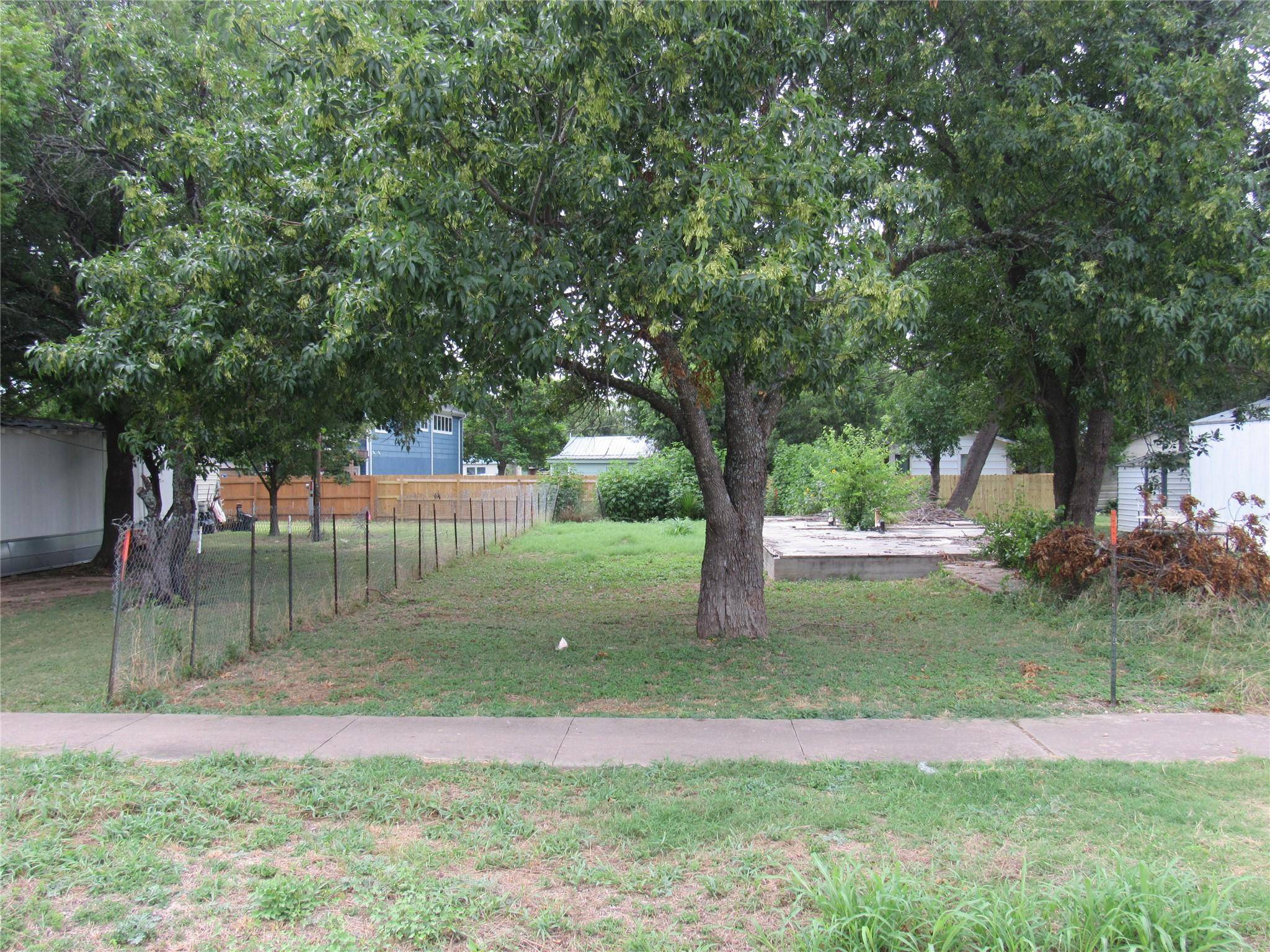 210 E E Carrie Manor RD, Manor, TX 78653