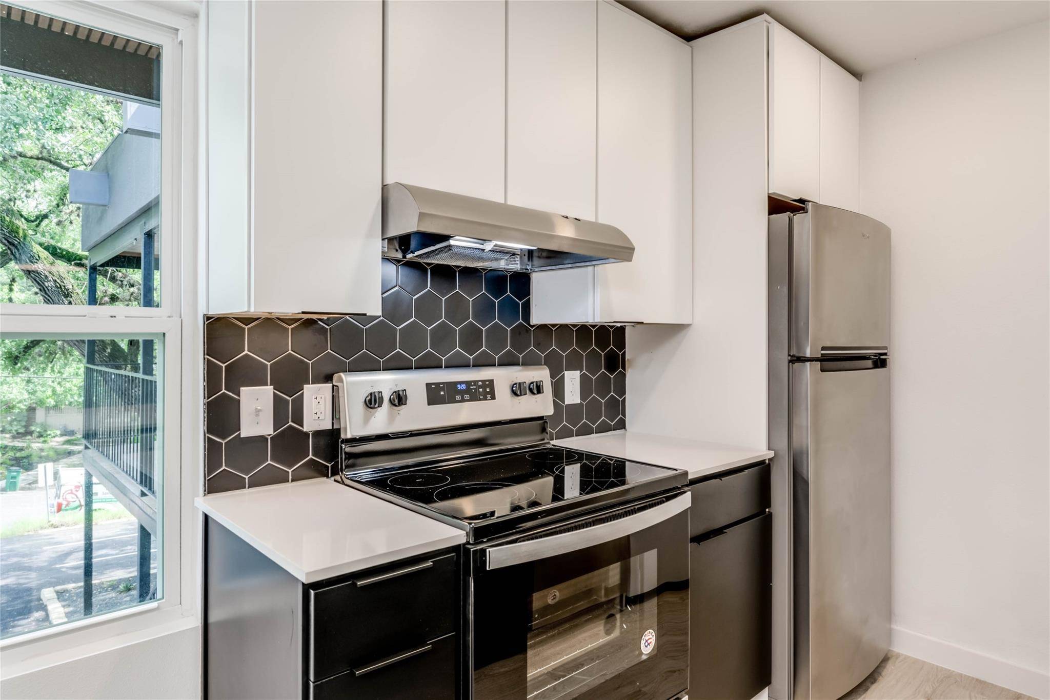 513 Pecan Grove RD #102, Austin, TX 78704