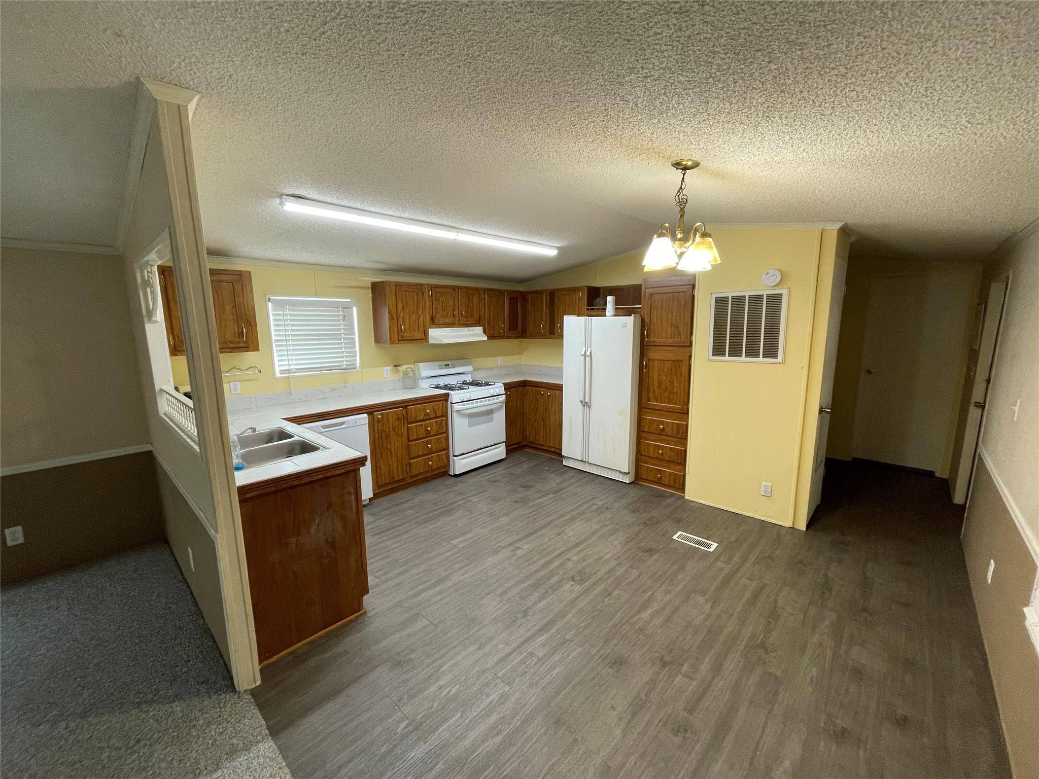 113 Elizabeth DR, Spicewood, TX 78669