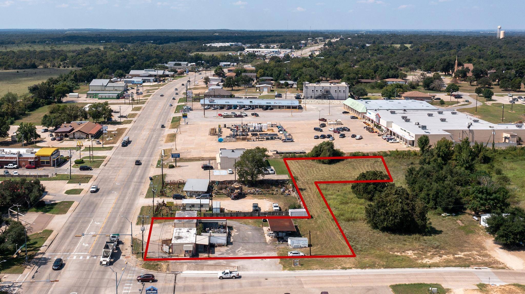 1400 W Cameron Ave, Rockdale, TX 76567