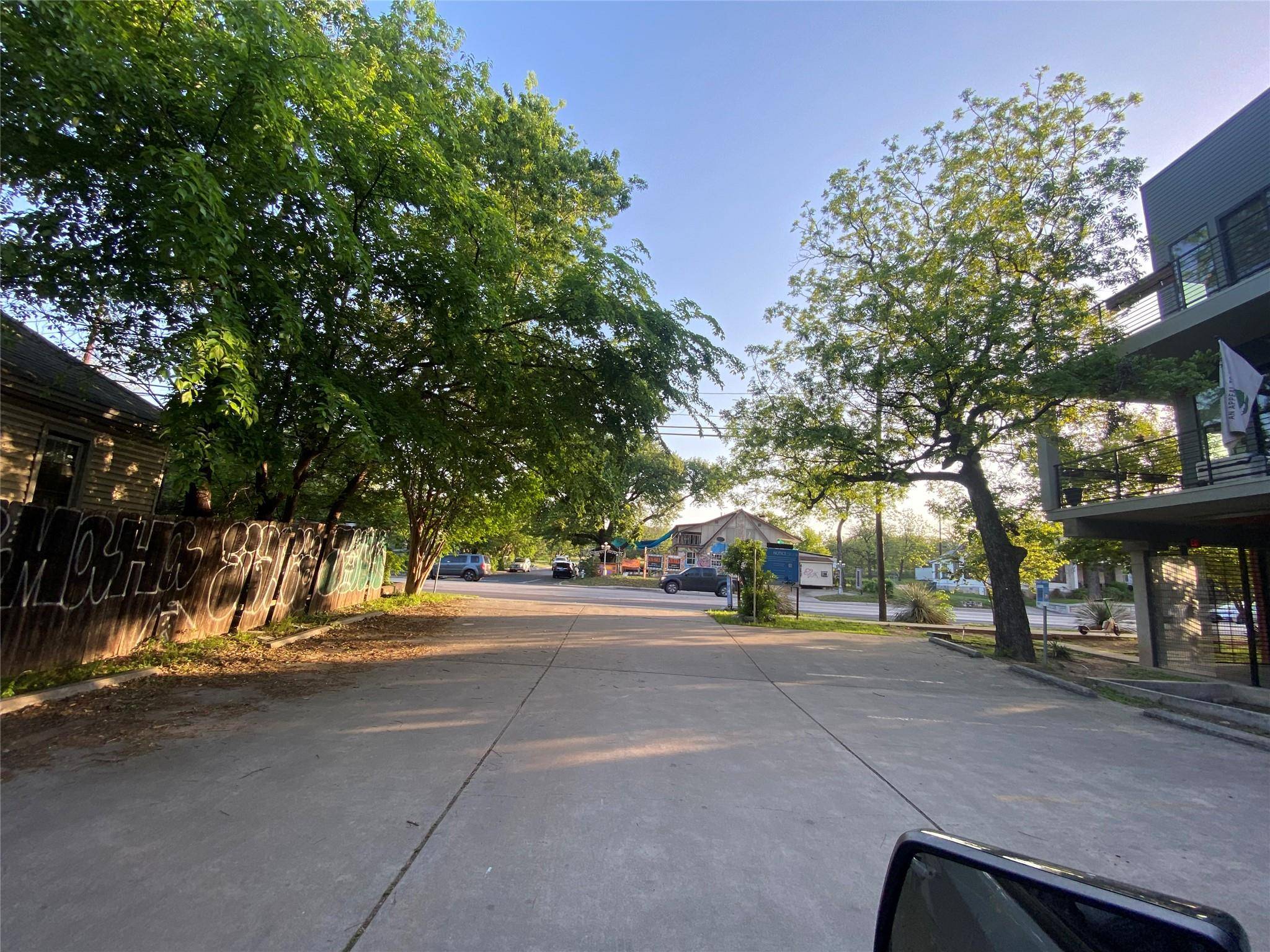 1613 E 7th ST, Austin, TX 78702