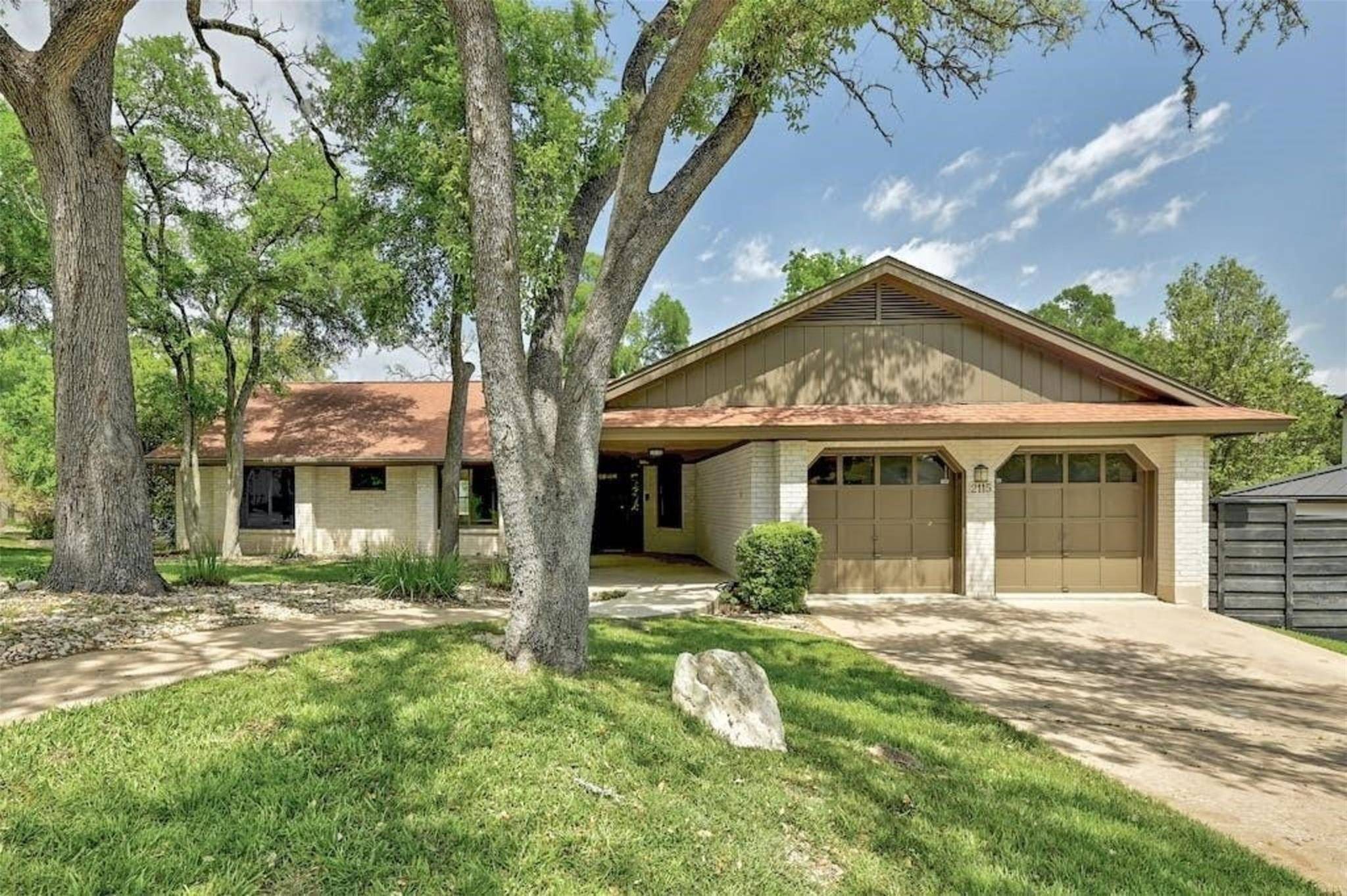 2115 Wychwood DR, Austin, TX 78746