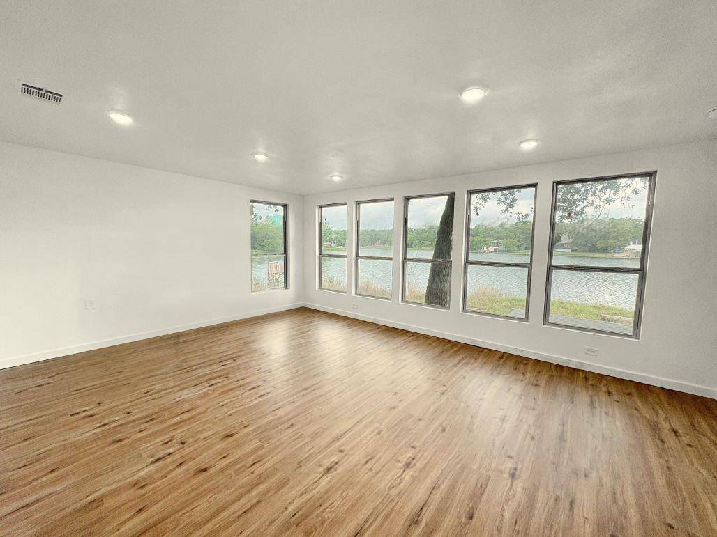 106 Caddo, Smithville, TX 78957