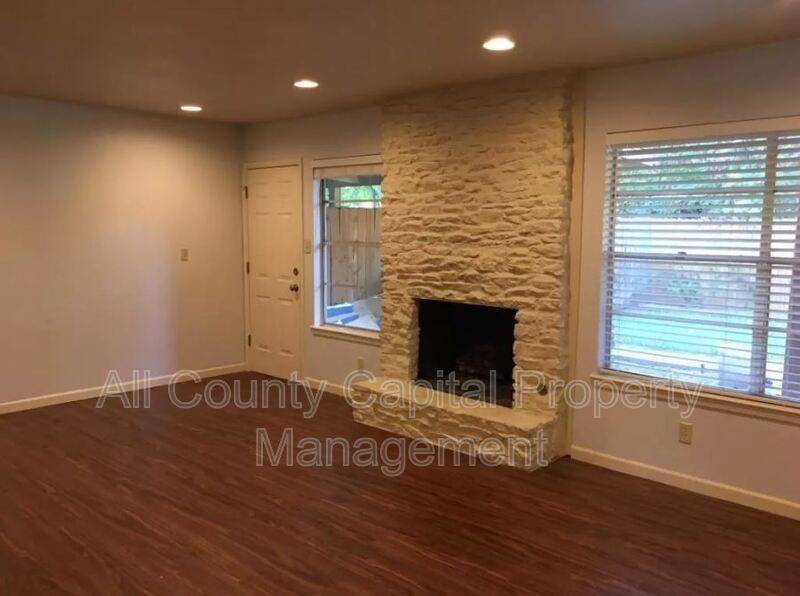 2102 Pompton DR #A, Austin, TX 78757