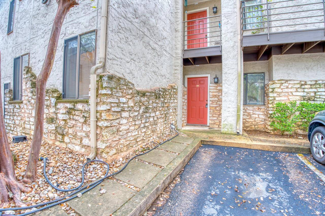 6810 Deatonhill DR #110, Austin, TX 78745