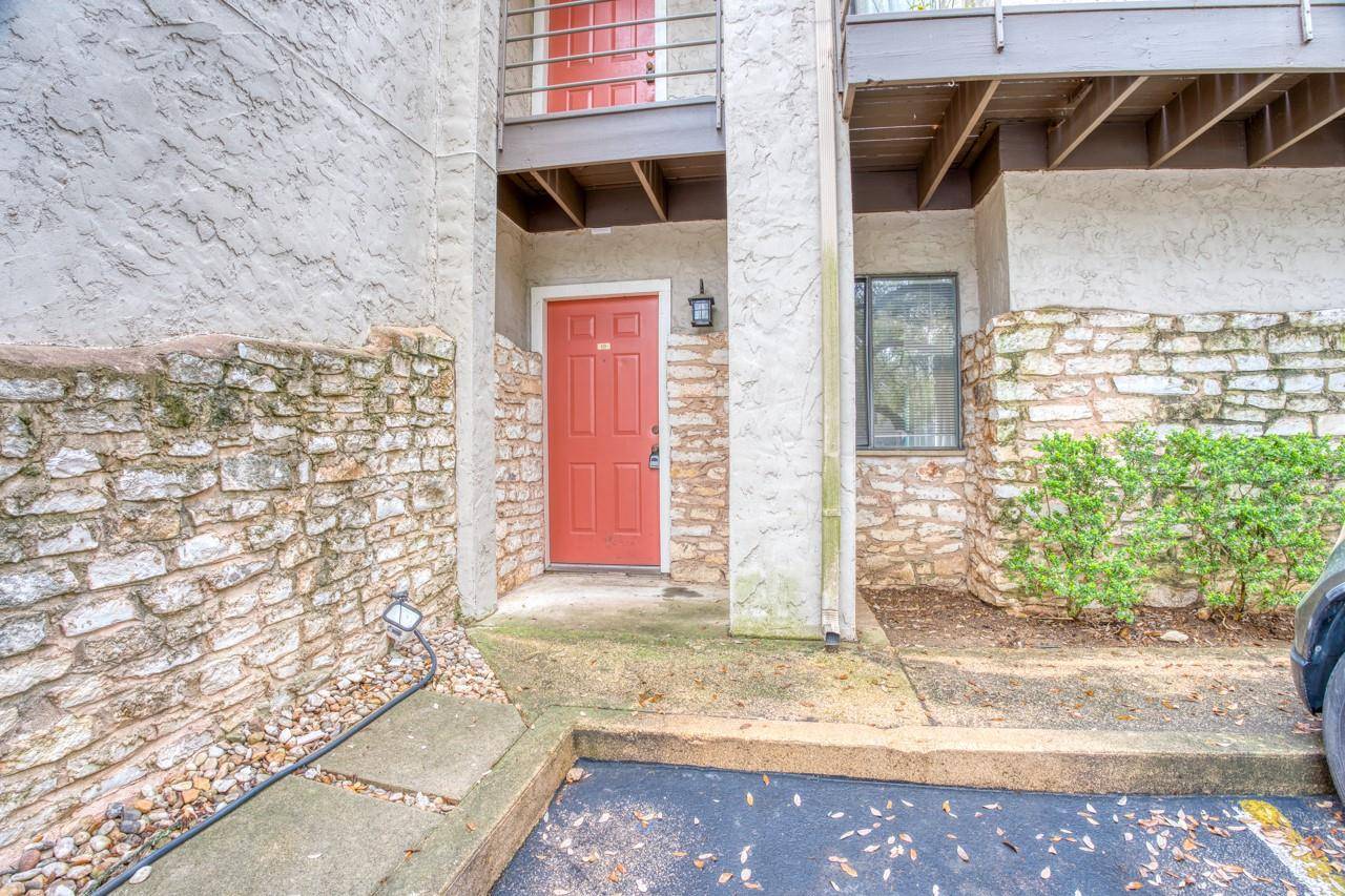 6810 Deatonhill DR #110, Austin, TX 78745