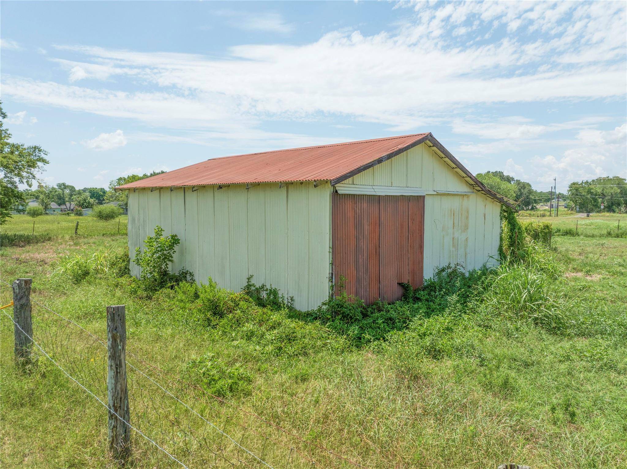 215 Old Highway 90 LOOP, Schulenburg, TX 78956