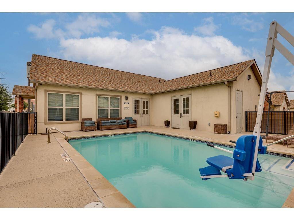 2400 Louis Henna BLVD #301, Round Rock, TX 78664