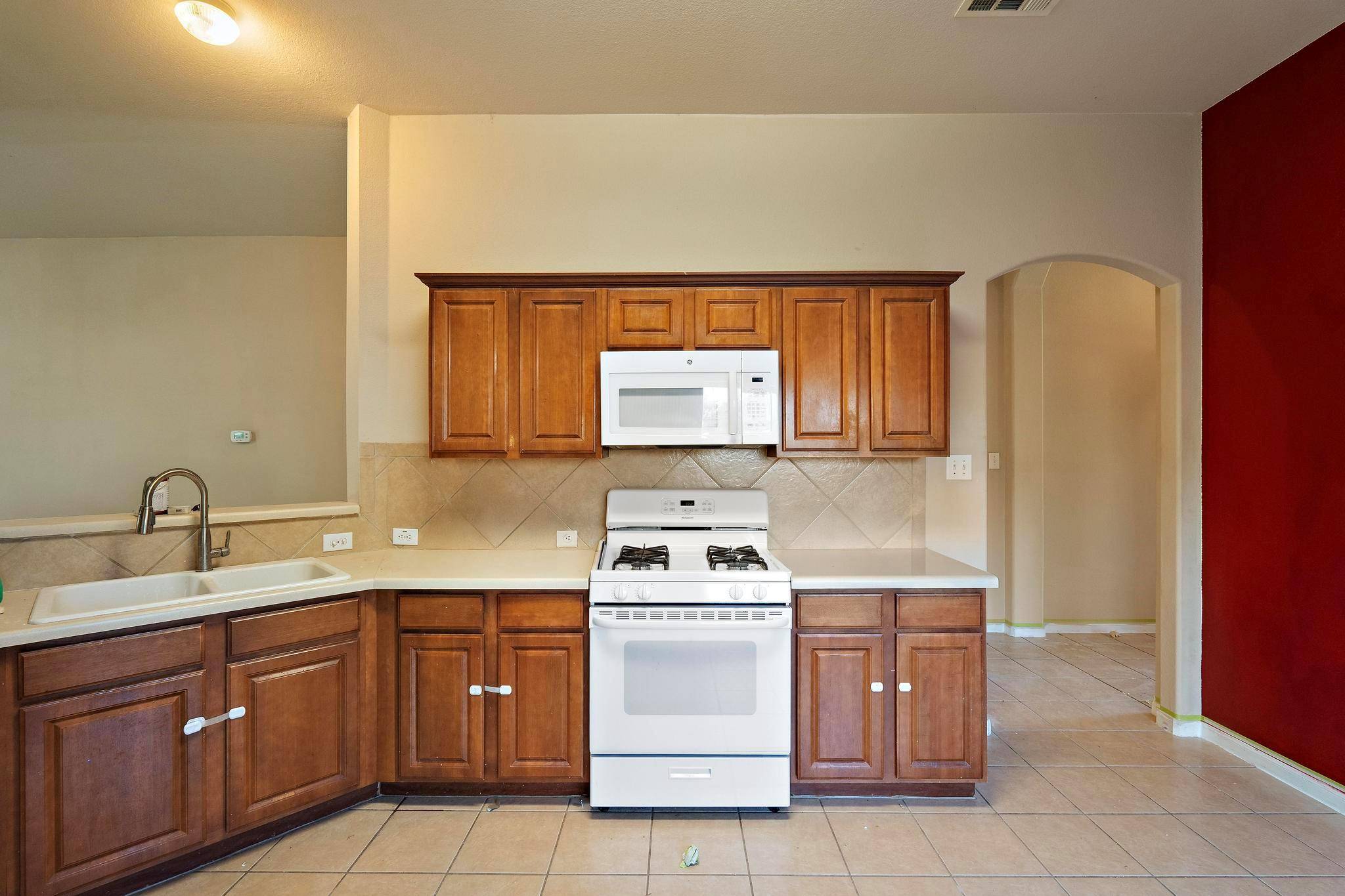 100 Buck Shot CT, Bastrop, TX 78602