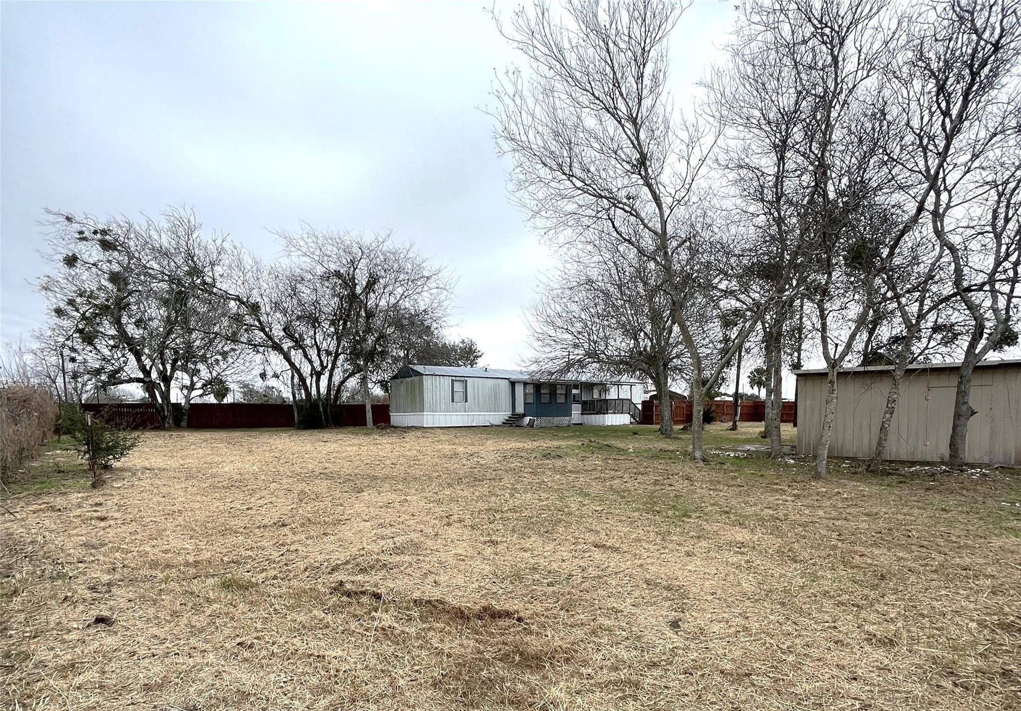 104 S Peach ST, Seadrift, TX 77983