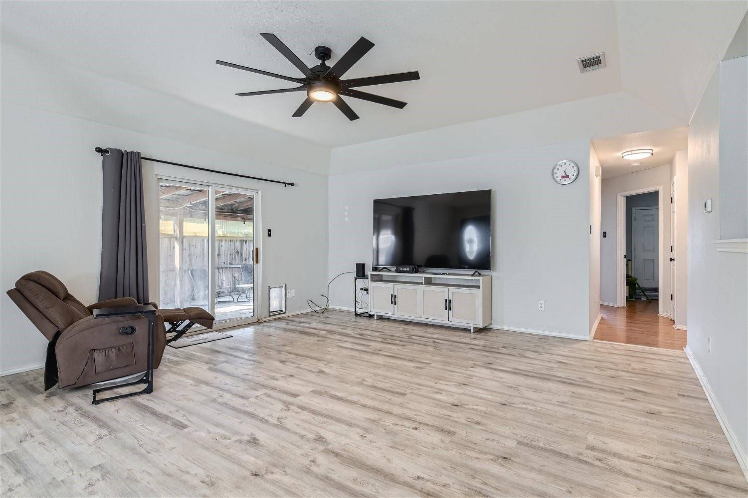 134 Bellair DR, Kyle, TX 78640