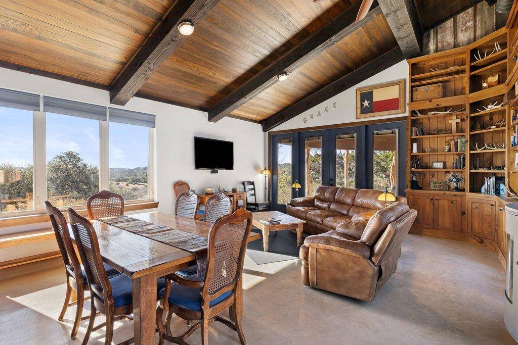 1292 Upper Turtle Creek RD, Kerrville, TX 78028