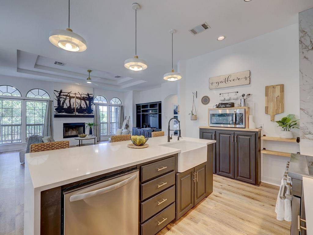 9902 Scenic Bluff DR, Austin, TX 78733