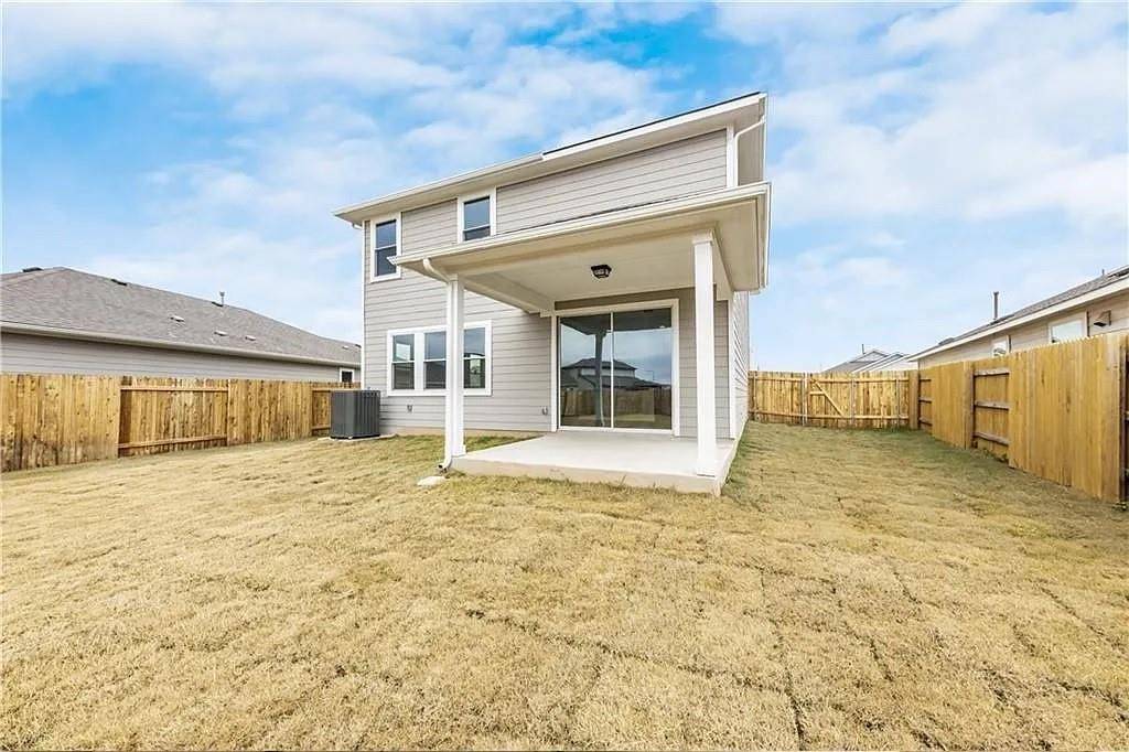 313 Trailside LN, Bastrop, TX 78602