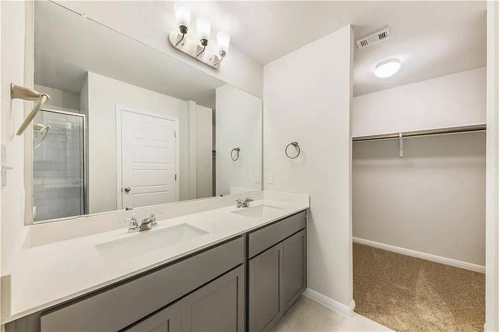 313 Trailside LN, Bastrop, TX 78602