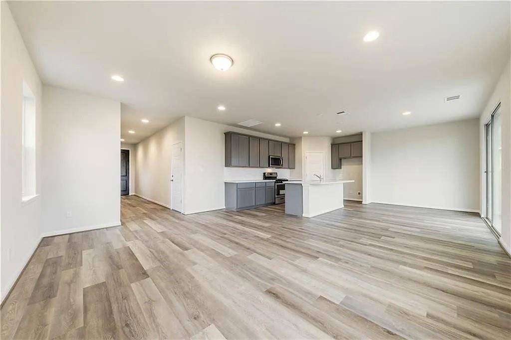 313 Trailside LN, Bastrop, TX 78602