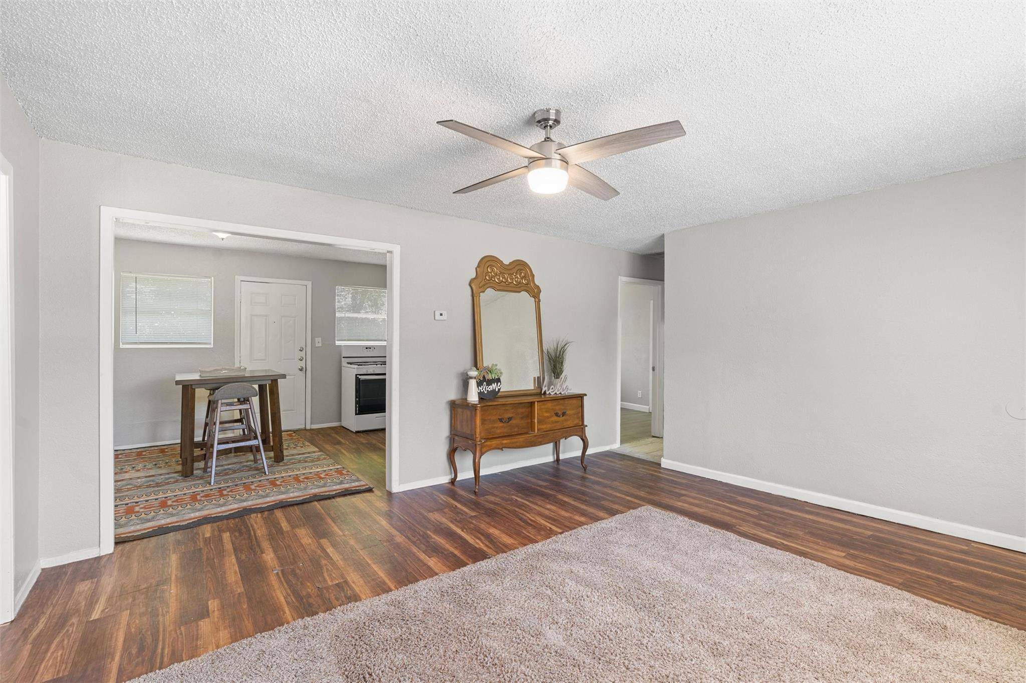 203 E Anderson Ave, Round Rock, TX 78664