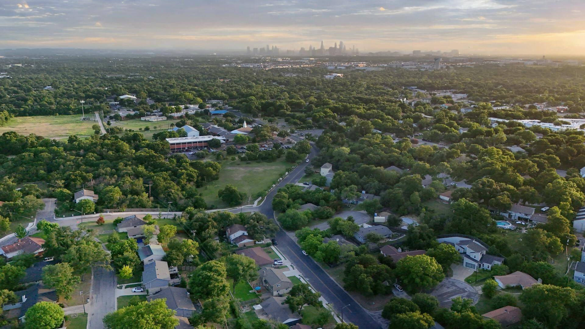 6113 Reicher DR, Austin, TX 78723
