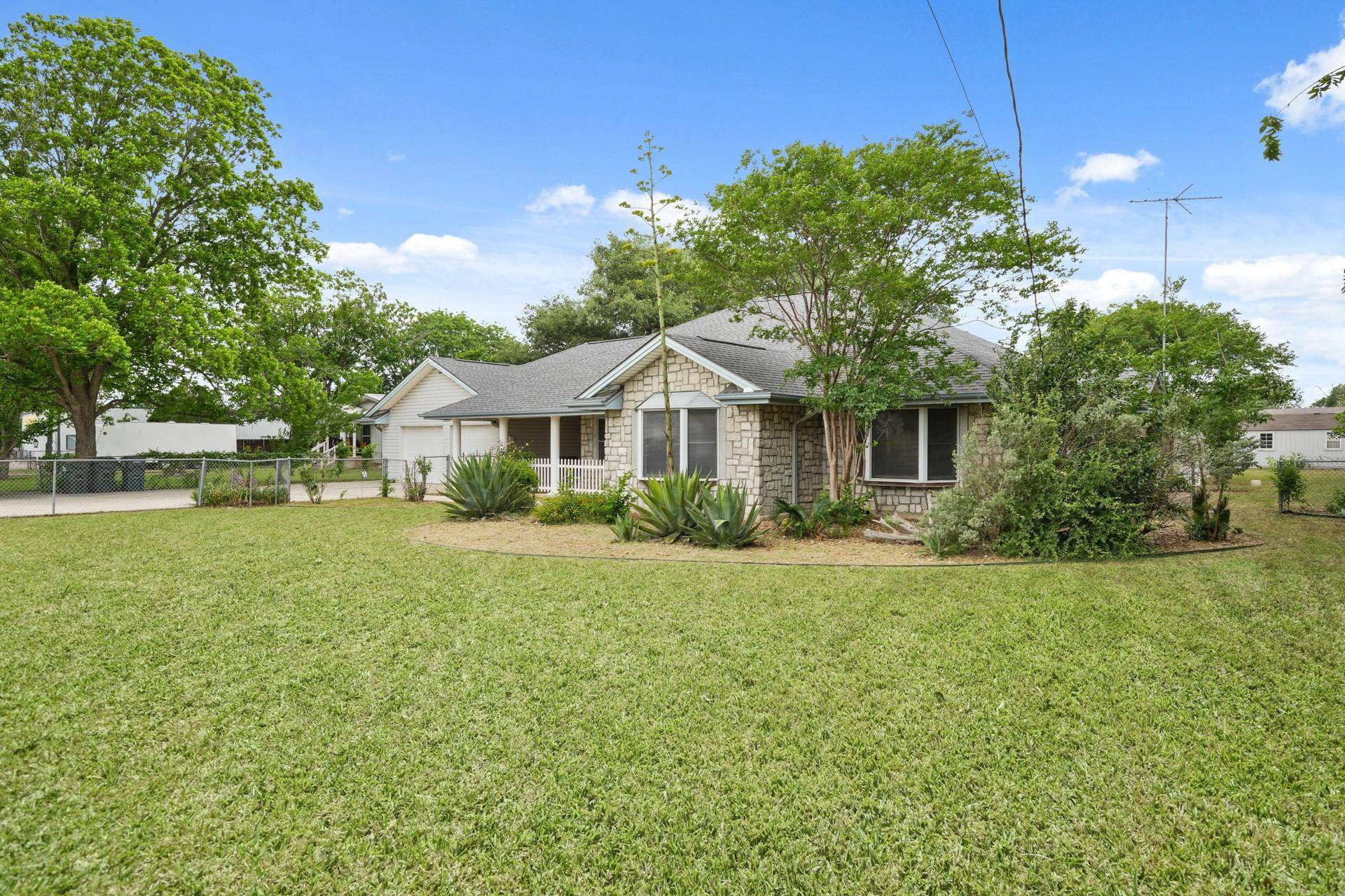 6625 E Post RD, Kyle, TX 78640