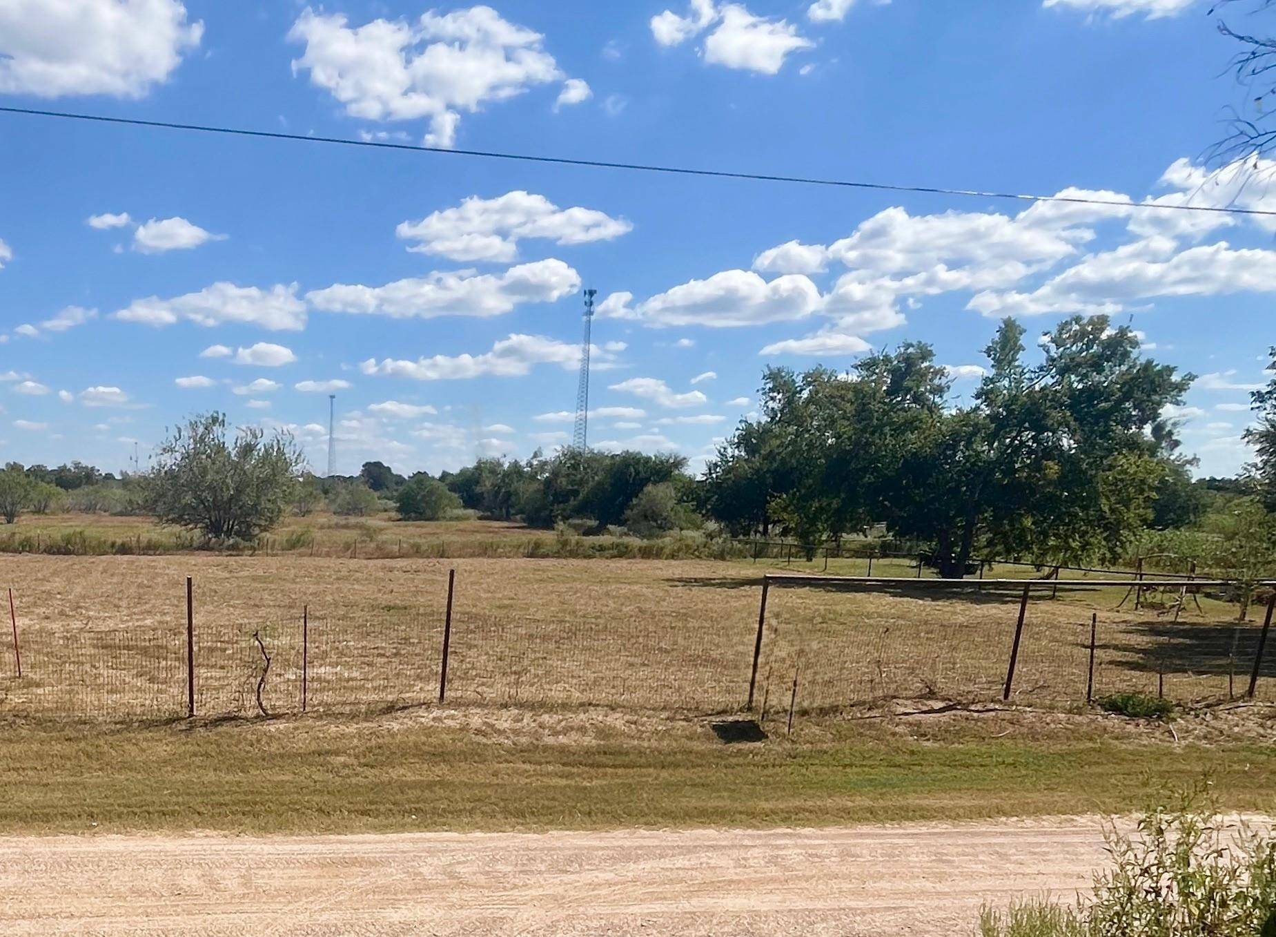 804 Smith RD, Rockdale, TX 76567