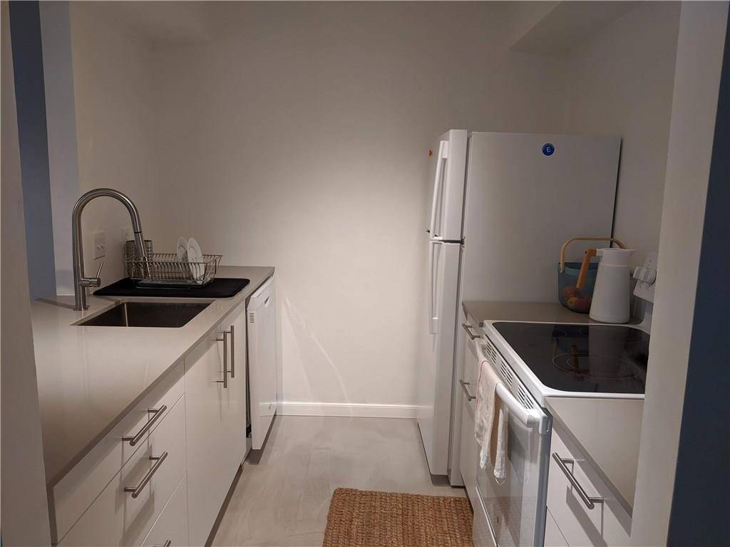 1705 Crossing PL #B-124, Austin, TX 78741