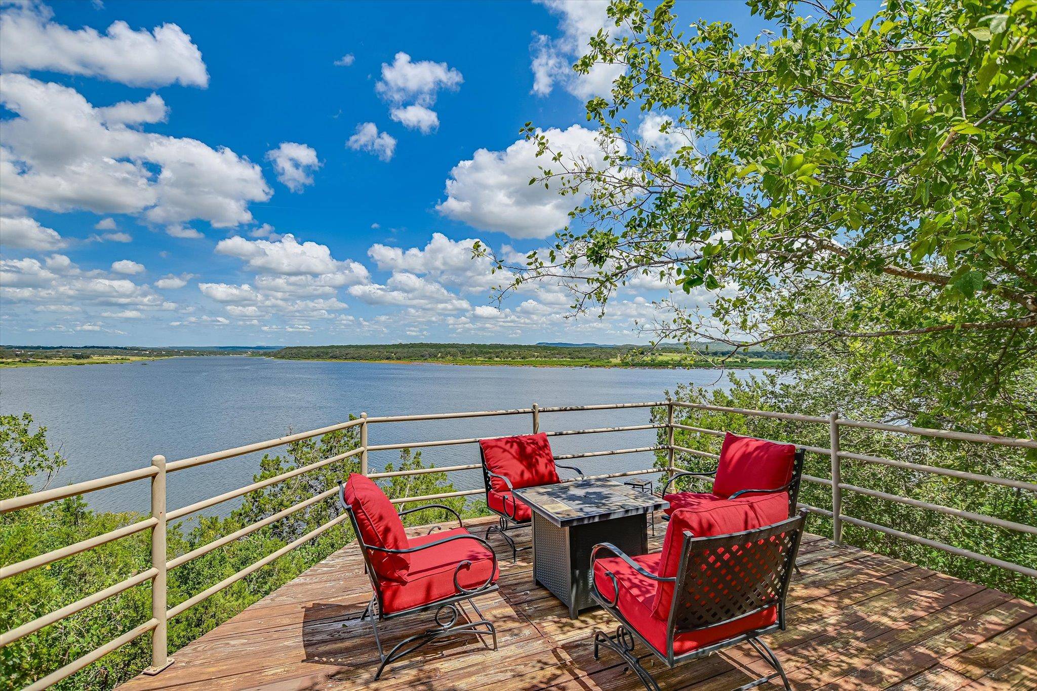102 Center Cove I, Spicewood, TX 78669