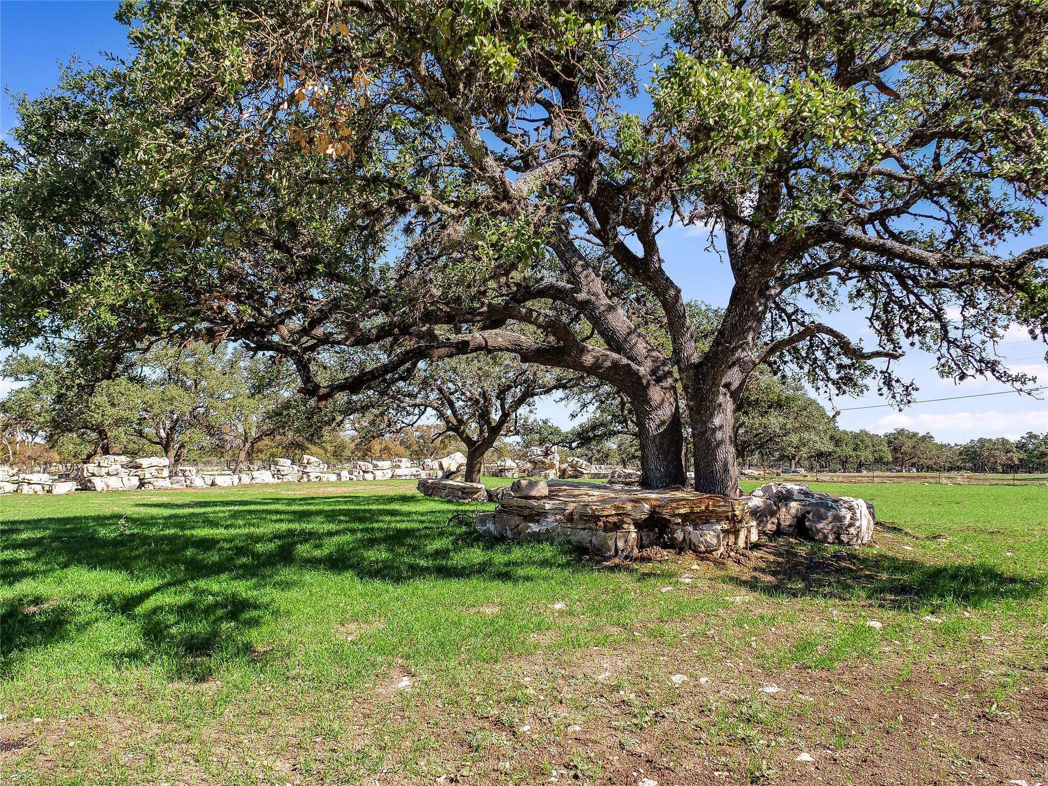 788 Clarence Jacoby RD, Fredericksburg, TX 78624