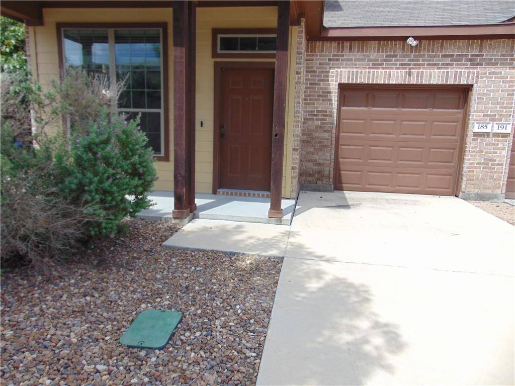 185 Creekside Villa DR, Kyle, TX 78640