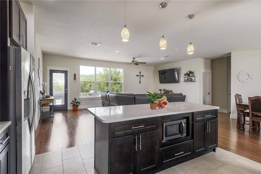 8005 Flintlock CIR, Lago Vista, TX 78645