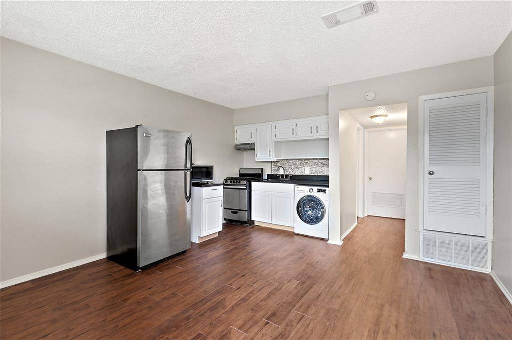 2401 Manor RD #216, Austin, TX 78722