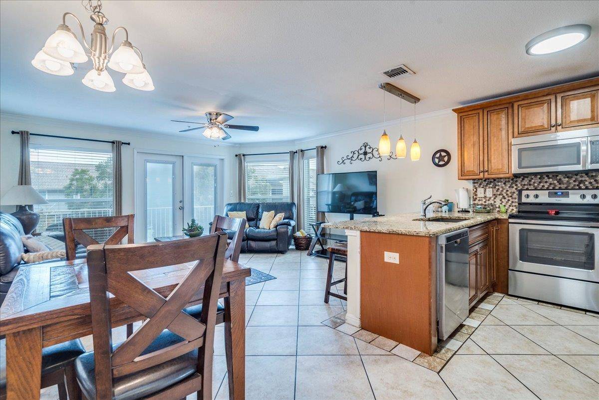 730 E Mather ST #L 303, New Braunfels, TX 78130