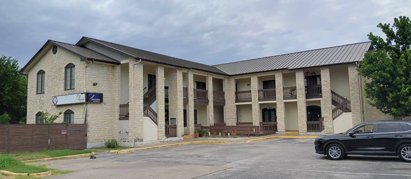 611 Carpenter Ave #101 & 102, Austin, TX 78753